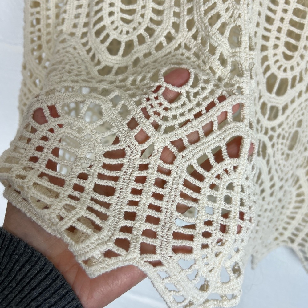 Crochet lace top cream color scalloped hem short sleeve 1X - Picture 3 of 6
